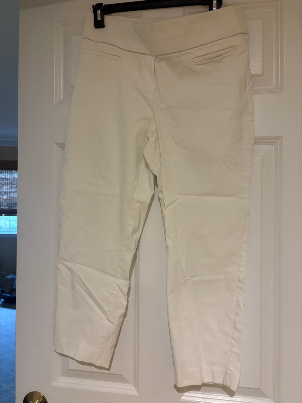 Apt. 9 white Capri Pants